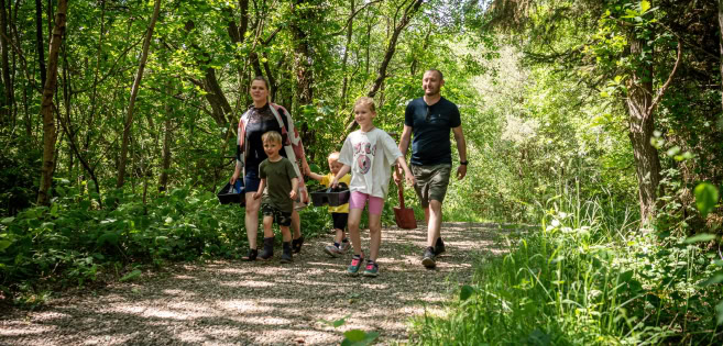 A family on their way to go fossil hunting