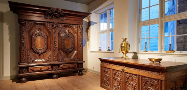 Innenraum von Drøhses Haus mit Möbeln im Originalstil eingerichtet